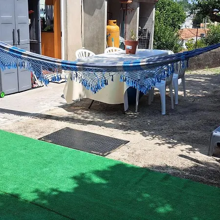 בית אירוח Em Casa Geminada Privada Com Wc Privativo *