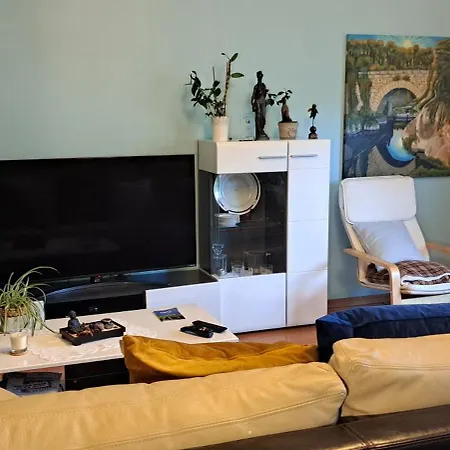 בית אירוח Em Casa Geminada Privada Com Wc Privativo *