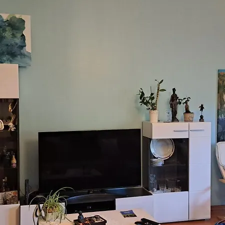 Em Casa Geminada Privada Com Wc Privativo בית אירוח *