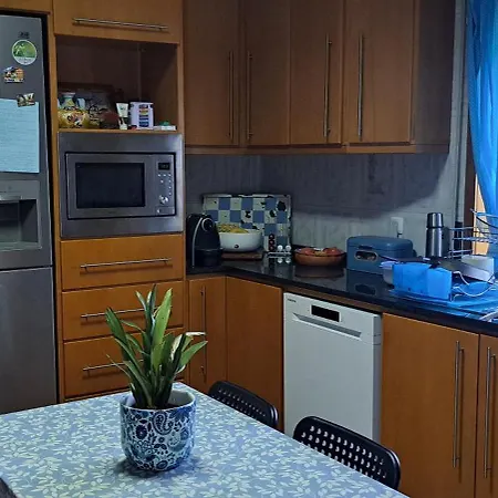 בית אירוח Em Casa Geminada Privada Com Wc Privativo *
