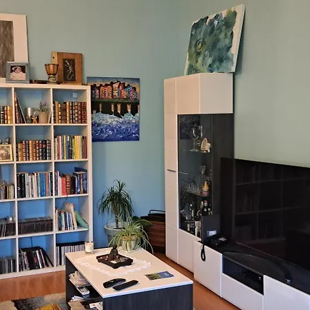 Em Casa Geminada Privada Com Wc Privativo * Freamunde