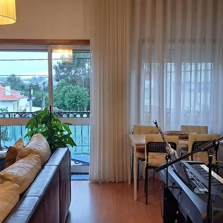 Em Casa Geminada Privada Com Wc Privativo Alloggio in famiglia
